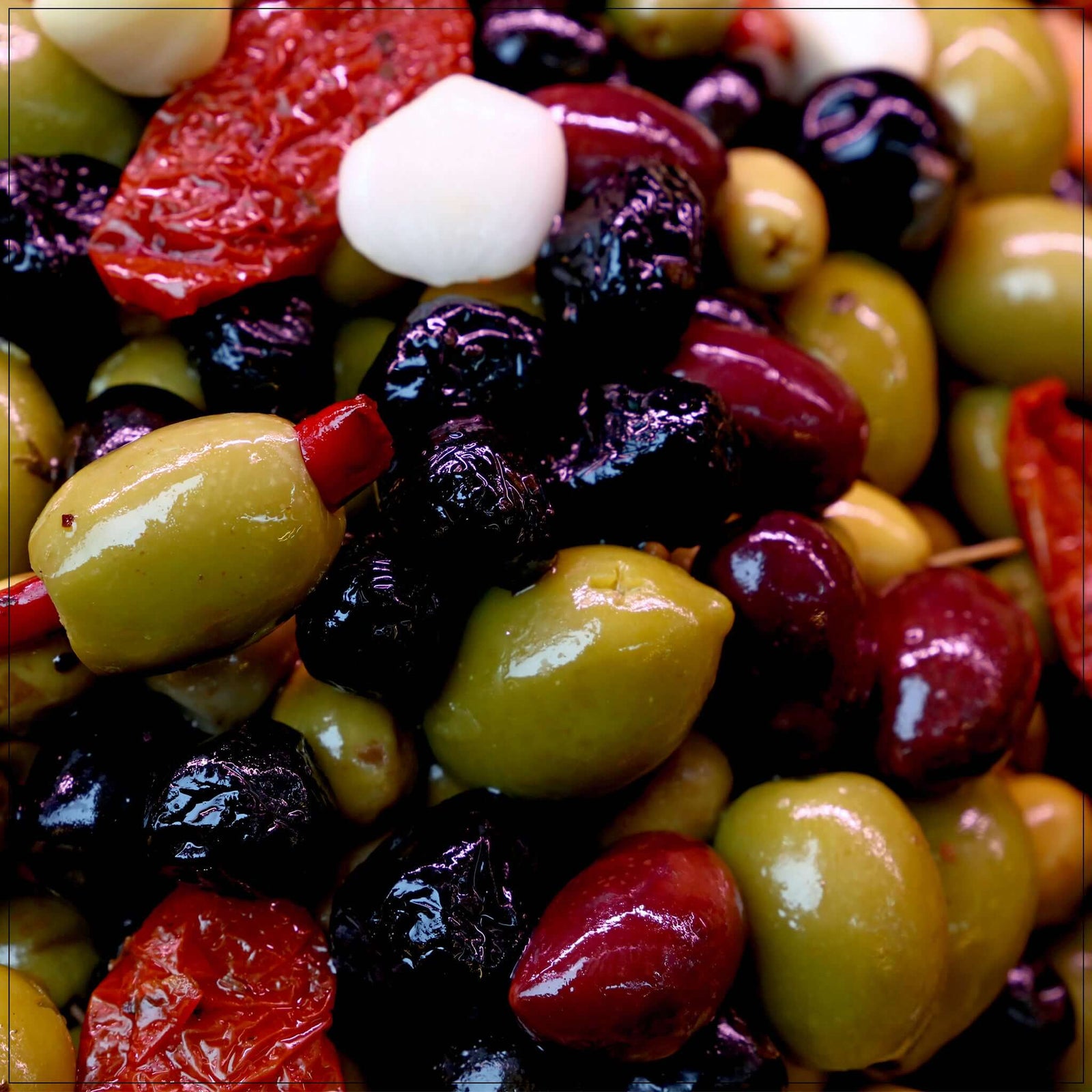 Premium Mediterranean spices blend for cooking, featuring oregano, thyme, rosemary, and garlic, perfect for flavorful dishes in USA kitchens